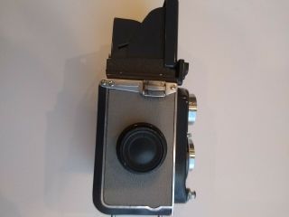 Yashica 44A TLR camera w/60mm f/3.  5 Yashikor lenses,  Japan ' s 1st 4x4 TLR 8