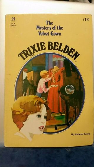 Trixie Belden The Mystery Of The Velvet Gown 29,  Vintage 1980
