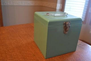 vintage green metal 45 rpm record box carrying case with plastic handle 2