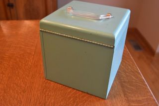 vintage green metal 45 rpm record box carrying case with plastic handle 5