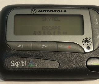 Vintage Motorola Flex SkyTel SkyWord Pager Beeper with Belt Clip Powers Up 2