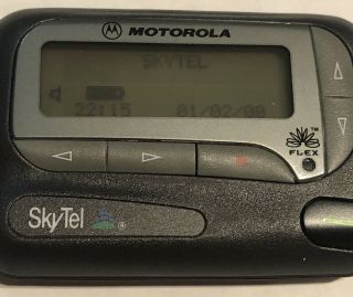 Vintage Motorola Flex SkyTel SkyWord Pager Beeper with Belt Clip Powers Up 3