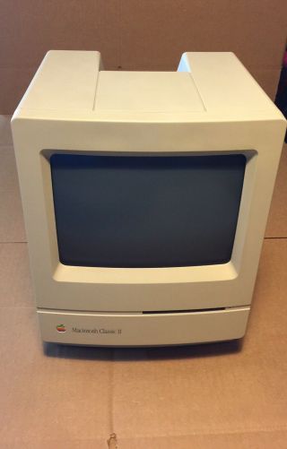 Apple Macintosh Classic Ii.