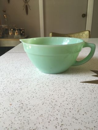 Vintage Fire King Jadeite Green Mixing Batter Bowl With Spout And Handle