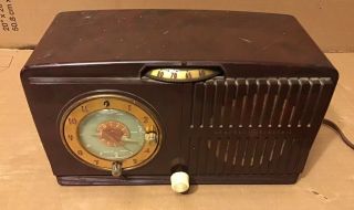 Vintage GE General Electric Bakelite Alarm Clock Tube Radio Model 66 4