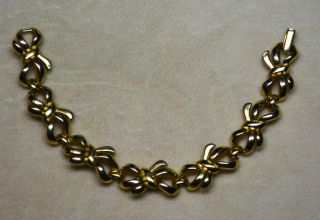 Vintage Signed Crown Trifari Gold Plated Bow Bracelet 7 1/8 " Long