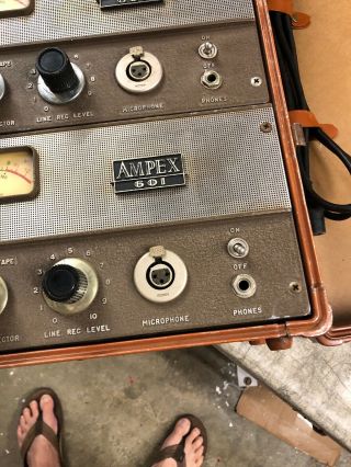 AMPEX 610 Stereo Tube Amplifier & reel to reel in Suitcase,  Powers on / Runs 3