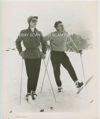 Vivien Leigh Kenneth More Skiing Deep Blue Sea Vintage Photo
