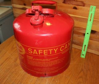 Eagle Gas Can U1 - 50 - Fs Type 1 5 Gallon Metal Vintage - Style Red Safety Can
