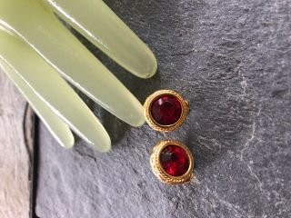 Vintage 1/2 " Goldtone Deep Red Rhinestone Accented Clip On Earrings - A4