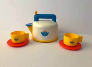 Vintage Fisher Price Fun With Food Play Tea Kettle Whistles Cups & Plates