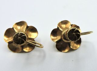 Vintage Solid 10k Gold Screw Back Flower Earrings,  3.  5 Grams