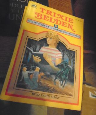 Trixie Belden 26 - The Mystery Of The Headless Horseman (square Cover Paperback)