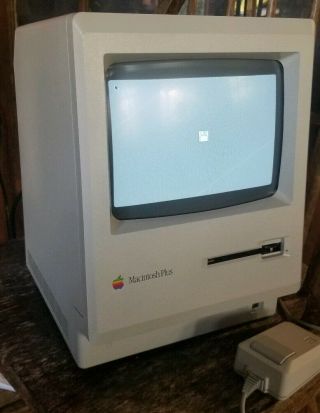 Vintage Apple Macintosh Plus 1mb All - In - One Computer M0001a W/mouse