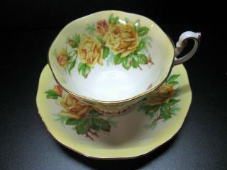 Vintage Royal Albert Bone China England Yellow Tea Rose Set Cup & Saucer