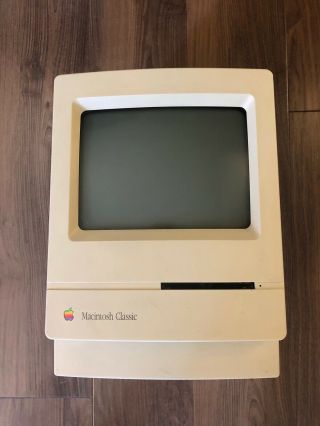 Apple Macintosh Classic Computer M1420 Singapore 220 Volts System 6.  0.  7