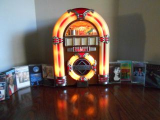 Vintage Thomas Collectors Edition Jukebox Am/Fm radio & Cassette Player & more 2