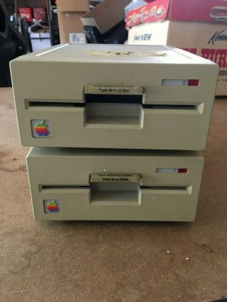 Apple Vintage 5.  25 " External Floppy Drive Model A9m0107 (lof Of 2) Vintage 5.  25