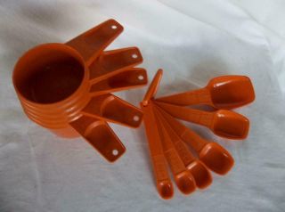 Vtg Tupperware Pumpkin Orange Measuring Cups & Spoon Set