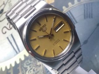Vintage Seiko 5 Automatic Movement Day Date Dial Mens Analog Wrist Watch B379,