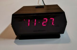 Vintage Digital General Electric Red Led Alarm Clock 8143 - 5 Ge Woodgrain Snooze