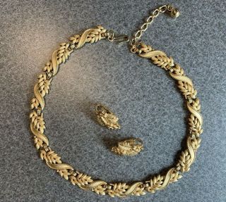 Vintage Trifari Gold Tone Necklace & Earrings Leaf Designs -