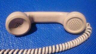 VINTAGE ITT MULTI LINE BEIGE IN COLOR 1979 YEAR MULTI LINE BUSINESS TELEPHONE 7