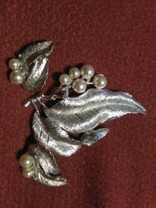 Vintage Silvertone Sarah Coventry Faux Pearl And Leaf Pin And Earrings 1960 