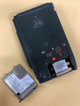 Apple Newton MessagePad 100 Model H1000 w/ Flash Card,  Manuals,  Box 3