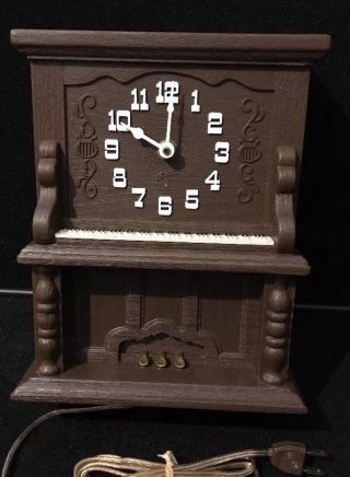 Vintage Spartus Novelty Electric Table Clock 1970s Upright Piano