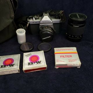Pentax K 1000 Camera 35mm W/extras