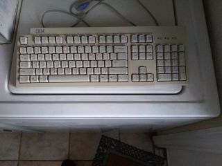 Vintage Ibm Computer Clicky Keyboard Kb - 9910