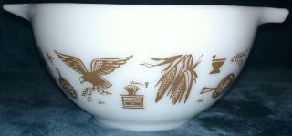 Vintage Pyrex Early American Cinderella Bowl 441 1.  5 Pint - White & Brown