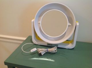 Vintage Mod 1970 ' s Round Yellow & White Lighted Clairol Makeup Mirror Magnified 3