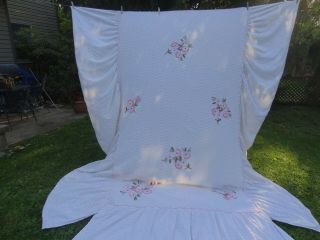 Vintage Martex Cabin Craft Bouquet Flowers Squiggles Chenille Bedspread