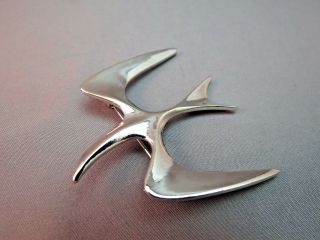 Vintage Sarah Coventry Seagull Bird Brooch Wings Smooth Shiny Finish Designer