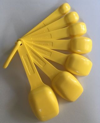 Tupperware Vintage Sunny Yellow Measuring Spoon Set 7 Spoons w/ Ring 2