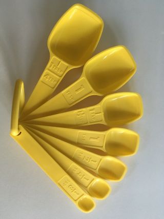 Tupperware Vintage Sunny Yellow Measuring Spoon Set 7 Spoons w/ Ring 3
