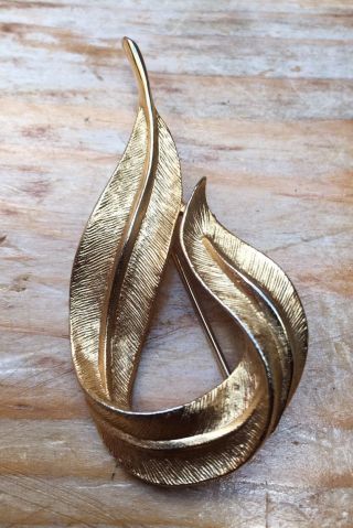 Huge Vintage Signed Gold Swirl Metal Brooch/statement/sarah Coventry/ 1970/80 