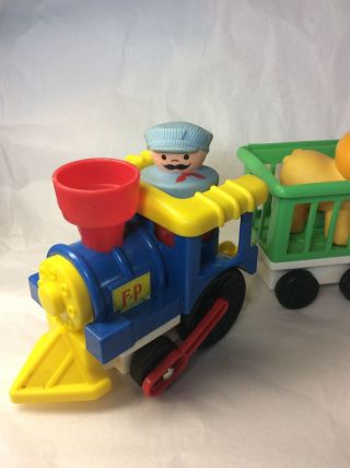 VTG 1991 FISHER PRICE Little People CIRCUS Train Play SET Pull Toy ANIMAL 2373 2