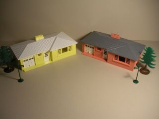 Two Vintage Plasticville Ranch Houses (rh - 1),  Yellow/white Sides,  White/blue Roof