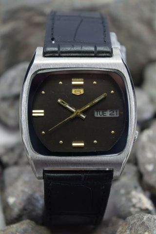Vintage Seiko 7009 Automatic Wrist Watch.  Black Dial.  Ss Case Square
