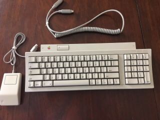 Apple Macintosh Se/30 Keyboard/mouse And Cable All