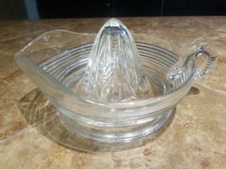 Vintage Large Clear Glass Citrus/orange Juicer/reamer Ribbed W/handle & Spout
