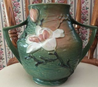 Vintage Roseville Pottery Double Handle Green Vase 91 - 8 Magnolia Pattern