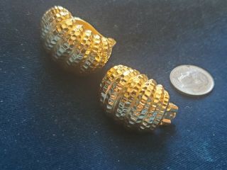Stunning Joan Rivers Vintage Gold Tone Ribbed Half Hoop Clip - On Earrings