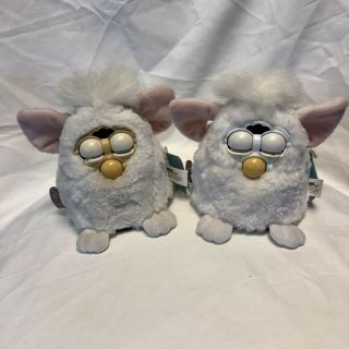 2 Vtg 1999 Furby Babies Purple Tag White Face Yellow Face Furby