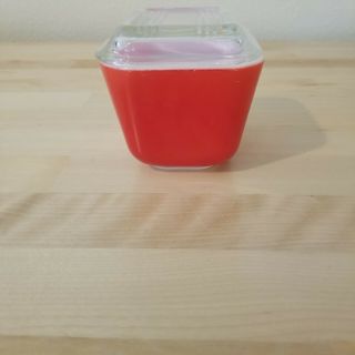 Vintage Red Pyrex Refrigerator Dish with Glass Lid 501 B C Primary 1.  5 cup 3