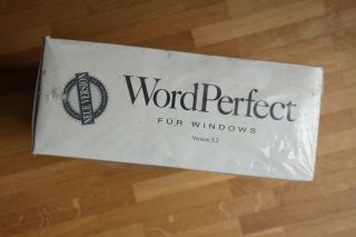 Word Perfect 5.  2 PC Factory vintage software Windows for collectors 5