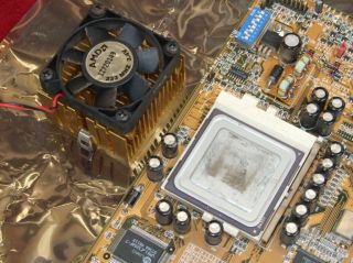 AMD - K6 - 2 400MHz on Gigabyte GA - 586TX3 AT Socket 7 motherboard 2